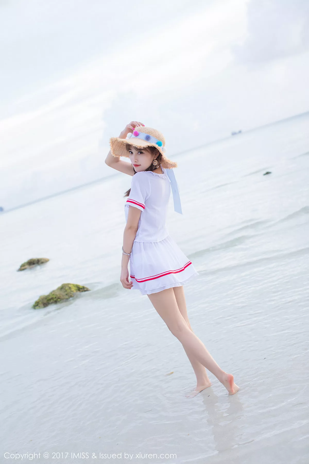 秀人集.com_[IMISS爱蜜社]Vol.185_女神杨晨晨sugar塞班旅拍阳光沙滩清纯服饰秀完美身材写真42P