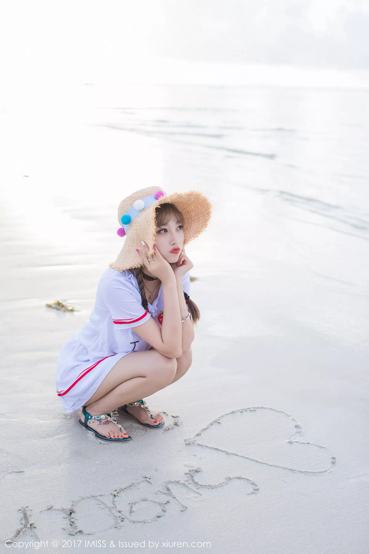 秀人集.com_[IMISS爱蜜社]Vol.185_女神杨晨晨sugar塞班旅拍阳光沙滩清纯服饰秀完美身材写真42P