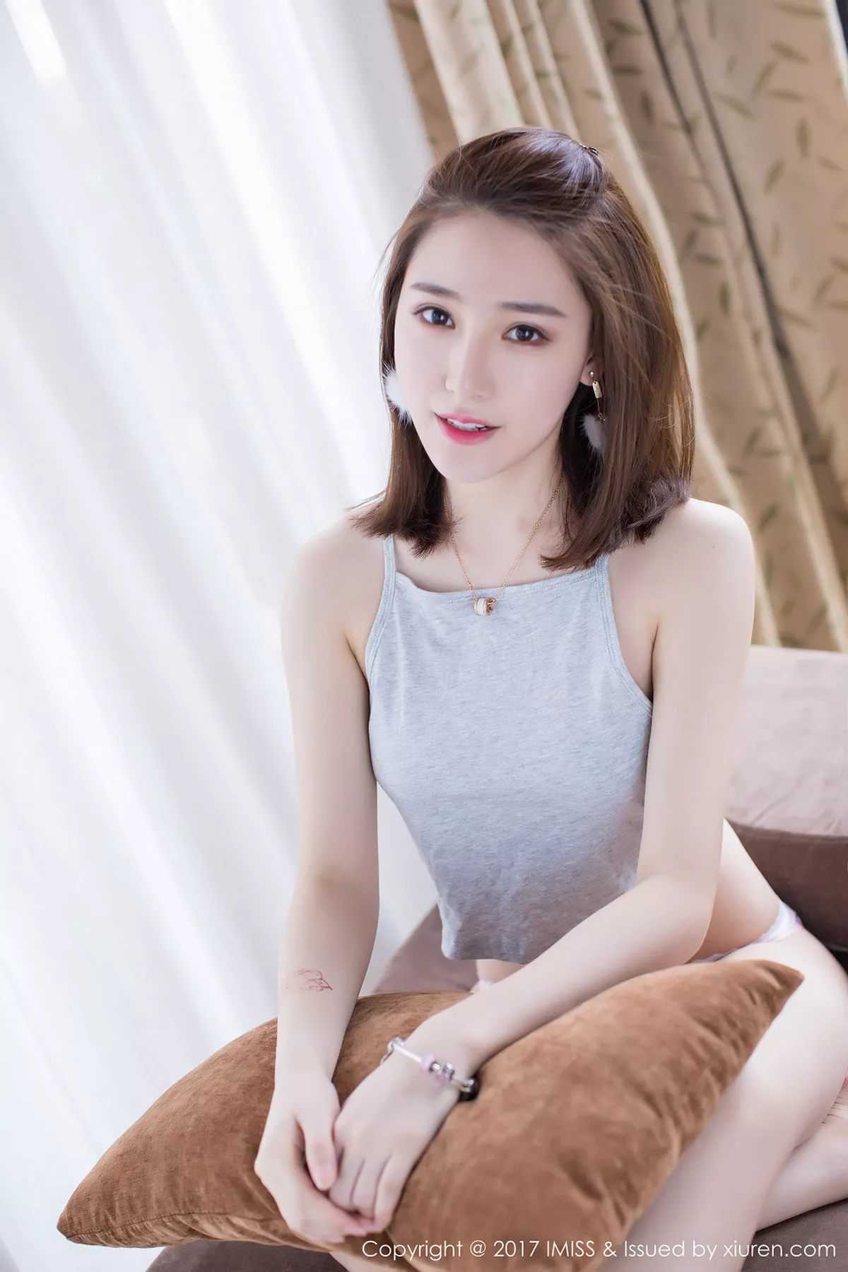 秀人集.com_[IMISS爱蜜社]Vol.186_嫩模刘奕宁Lynn沙巴旅拍半截背心加性感内衣秀完美身材写真35P