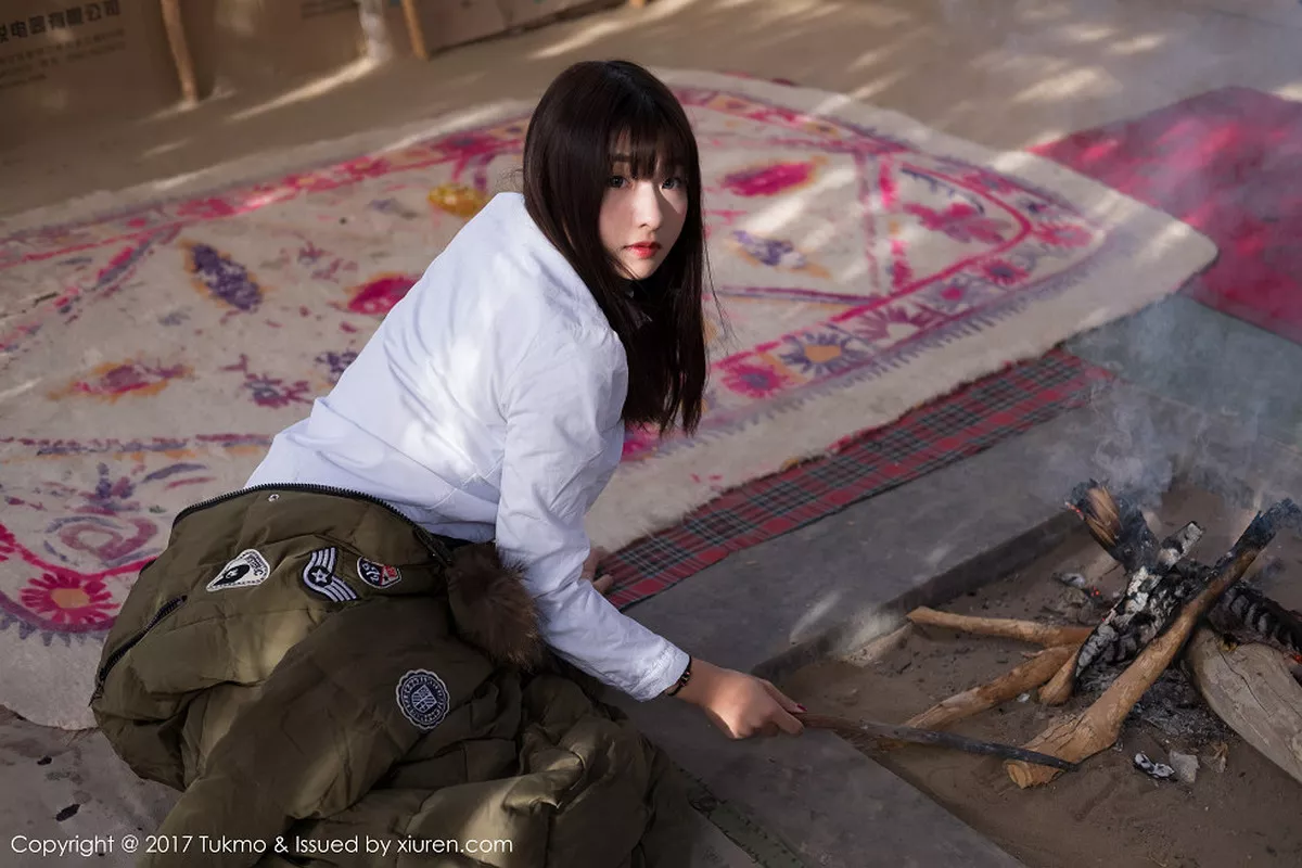 秀人集.com_[Tukmo兔几盟]Vol.103_嫩模球球沙漠之旅军大衣下的白衬衣黑色内衣完美身材写真42P