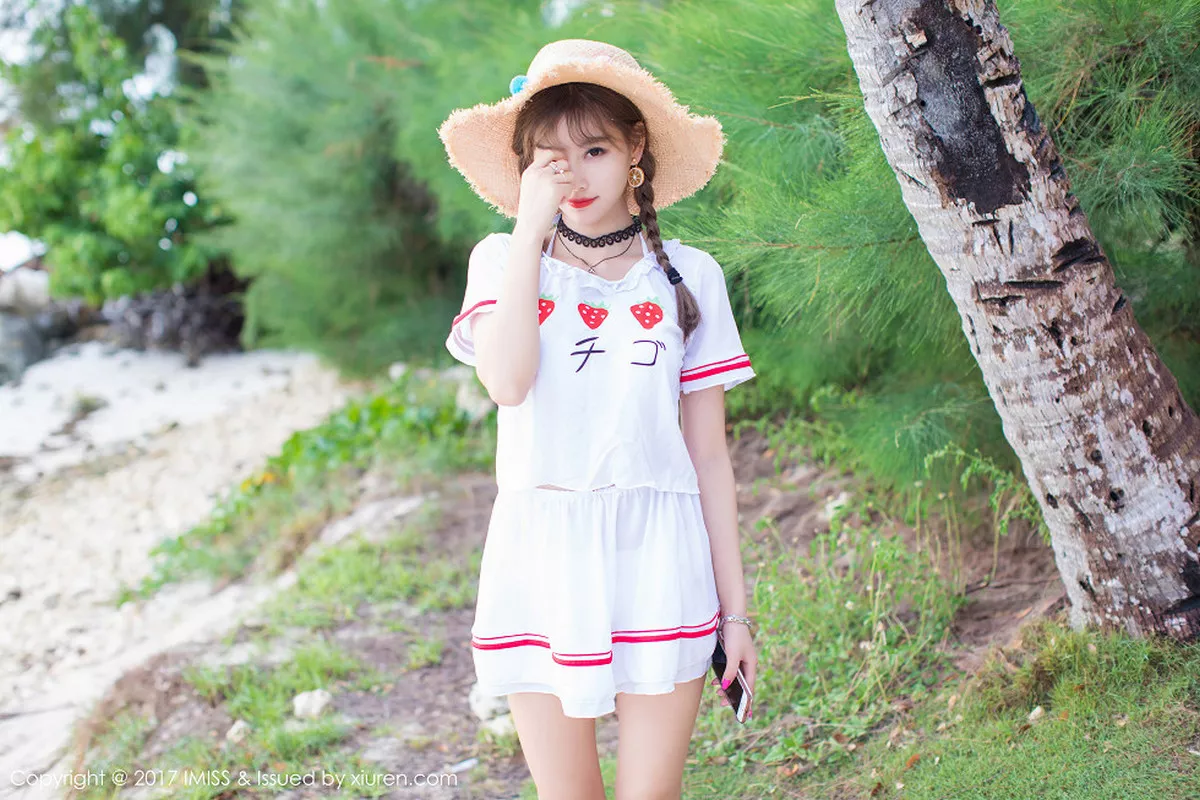 秀人集.com_[IMISS爱蜜社]Vol.185_女神杨晨晨sugar塞班旅拍阳光沙滩清纯服饰秀完美身材写真42P