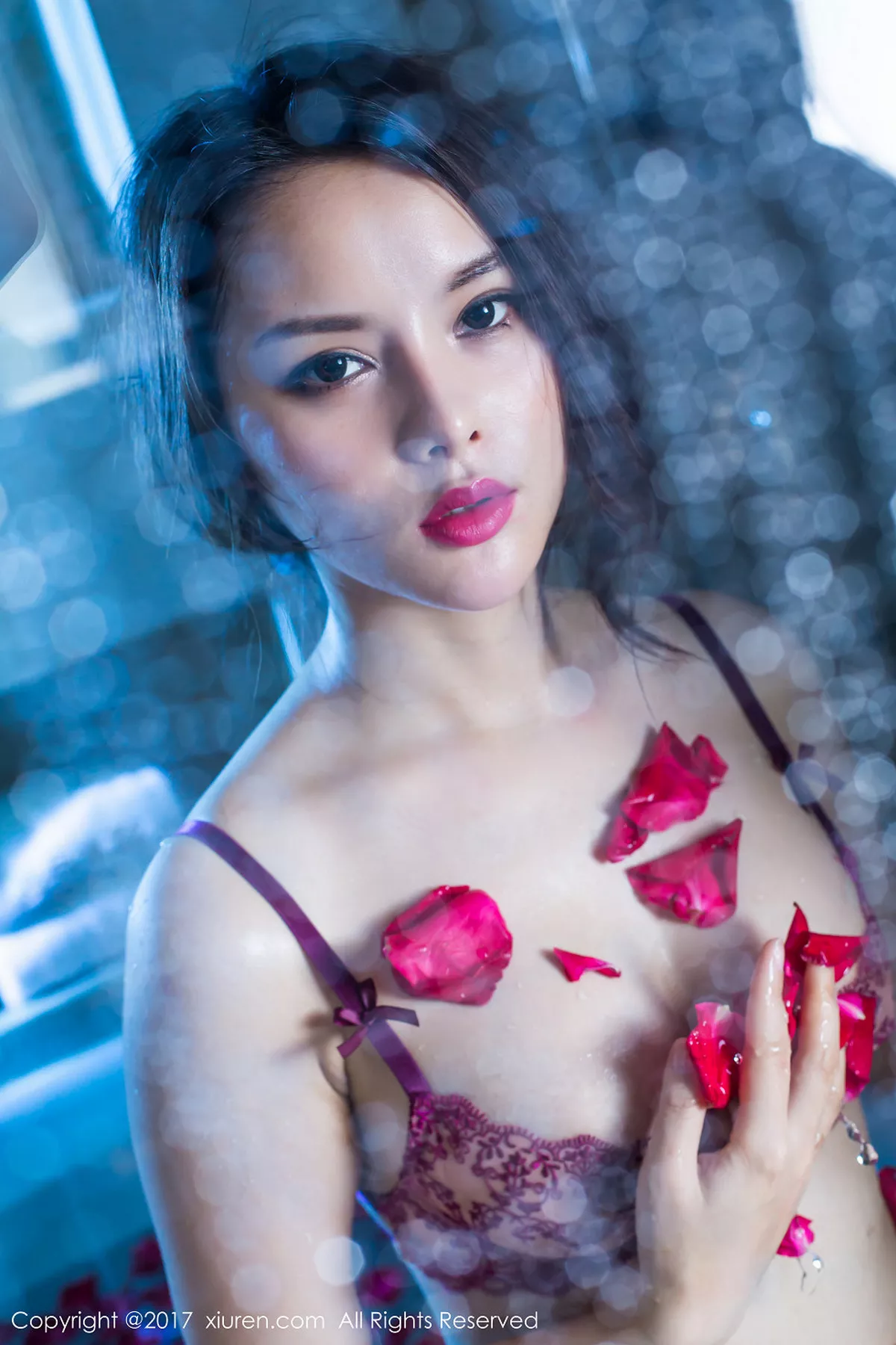 秀人集.com_[XiuRen秀人网]No.810_嫩模谭睿琪居家浴缸花瓣浴加性感内衣秀傲人丰胸诱惑写真55P