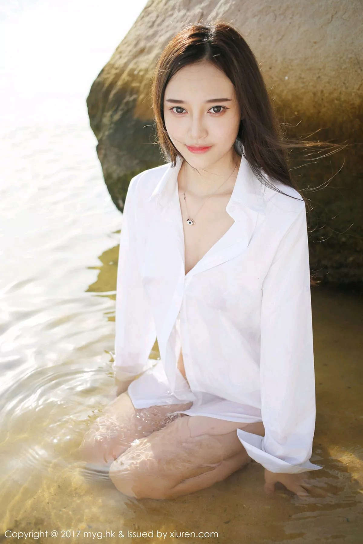 秀人集.com_[MyGirl美媛馆]Vol.259_女神唐琪儿il心愿旅拍海边真空白衬衫秀豪乳诱惑写真60P