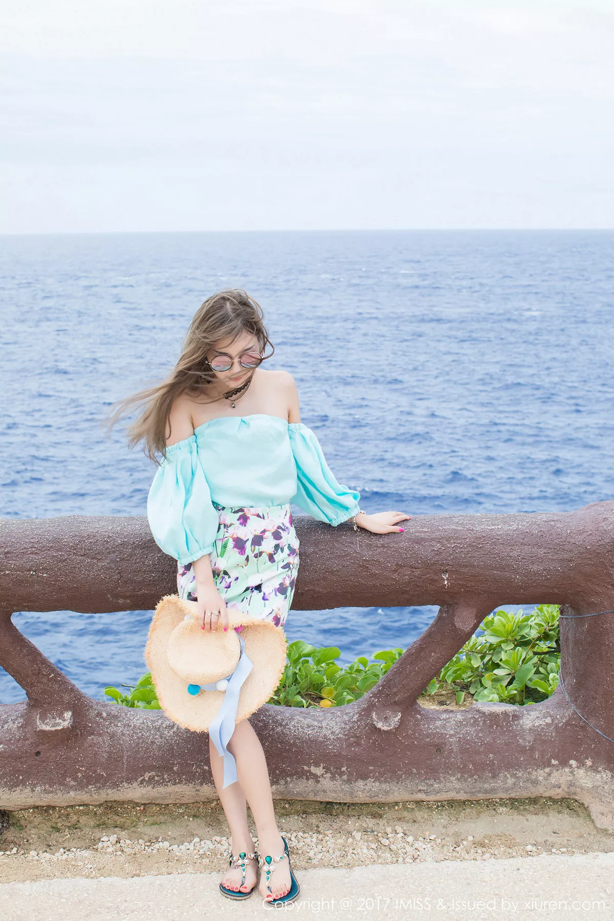 秀人集.com_[IMISS爱蜜社]Vol.185_女神杨晨晨sugar塞班旅拍阳光沙滩清纯服饰秀完美身材写真42P