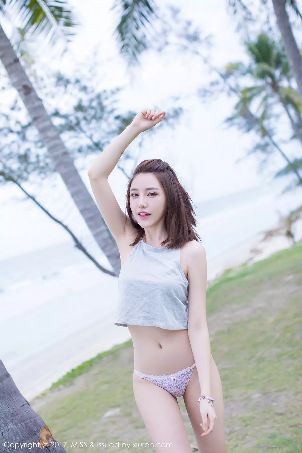 秀人集.com_[IMISS爱蜜社]Vol.186_嫩模刘奕宁Lynn沙巴旅拍半截背心加性感内衣秀完美身材写真35P