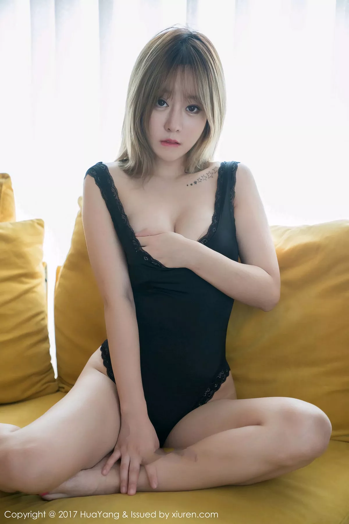 秀人集.com_[HuaYang花漾]Vol.005_嫩模王雨纯居家黑色蕾丝死库水秀白嫩豪乳完美诱惑写真45P