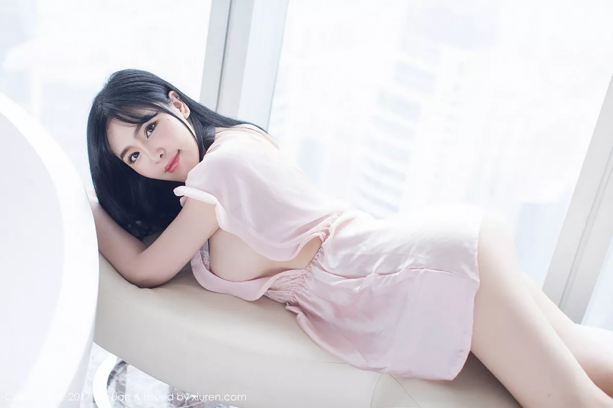 秀人集.com_[LeYuan星乐园]Vol.046_女神刘钰儿居家粉红蕾丝睡裙真空秀傲人豪乳诱惑写真46P