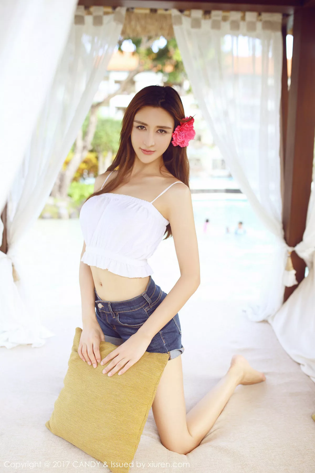 秀人集.com_[Candy糖果画报]Vol.030_混血嫩模伊莉娜巴厘岛旅拍泳池羽毛比基尼秀完美身材写真52P