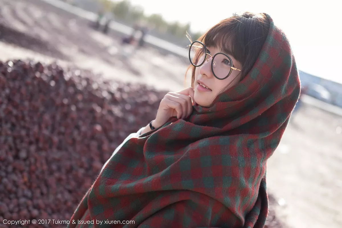 秀人集.com_[Tukmo兔几盟]Vol.105_嫩模球球沙漠之旅第三套万般风情绕眉梢可爱迷人写真40P