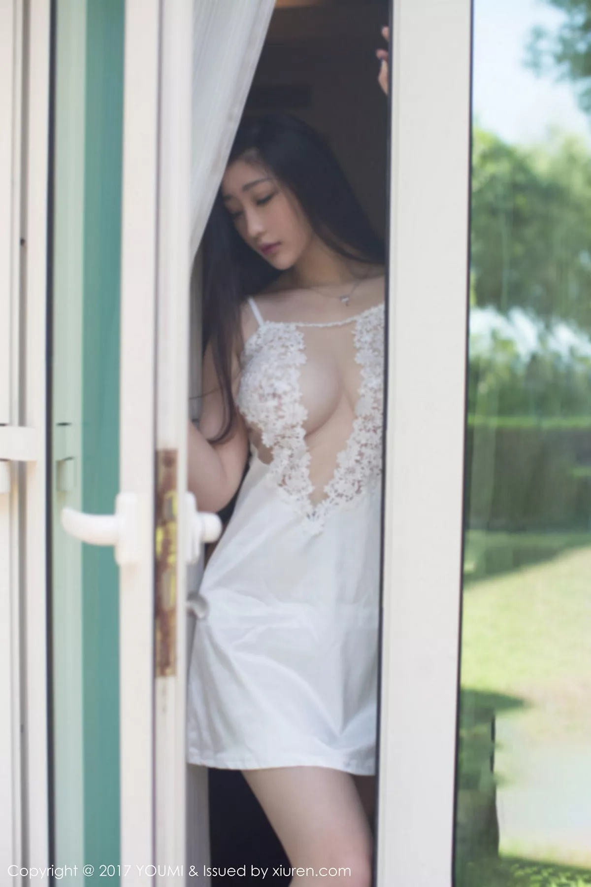 秀人集.com_[YouMi尤蜜荟]Vol.077_女神妲己_Toxic迪拜旅拍真空吊带装大尺度秀豪乳诱惑写真48P