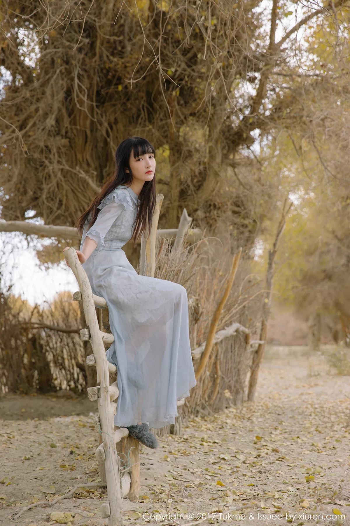 秀人集.com_[Tukmo兔几盟]Vol.104_美女主播之应沙漠旅拍清新连身裙系列唯美迷人写真40P