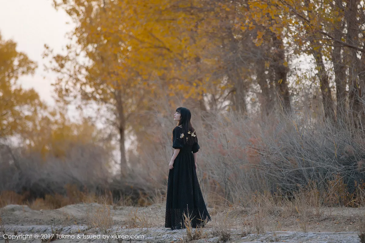 秀人集.com_[Tukmo兔几盟]Vol.104_美女主播之应沙漠旅拍清新连身裙系列唯美迷人写真40P