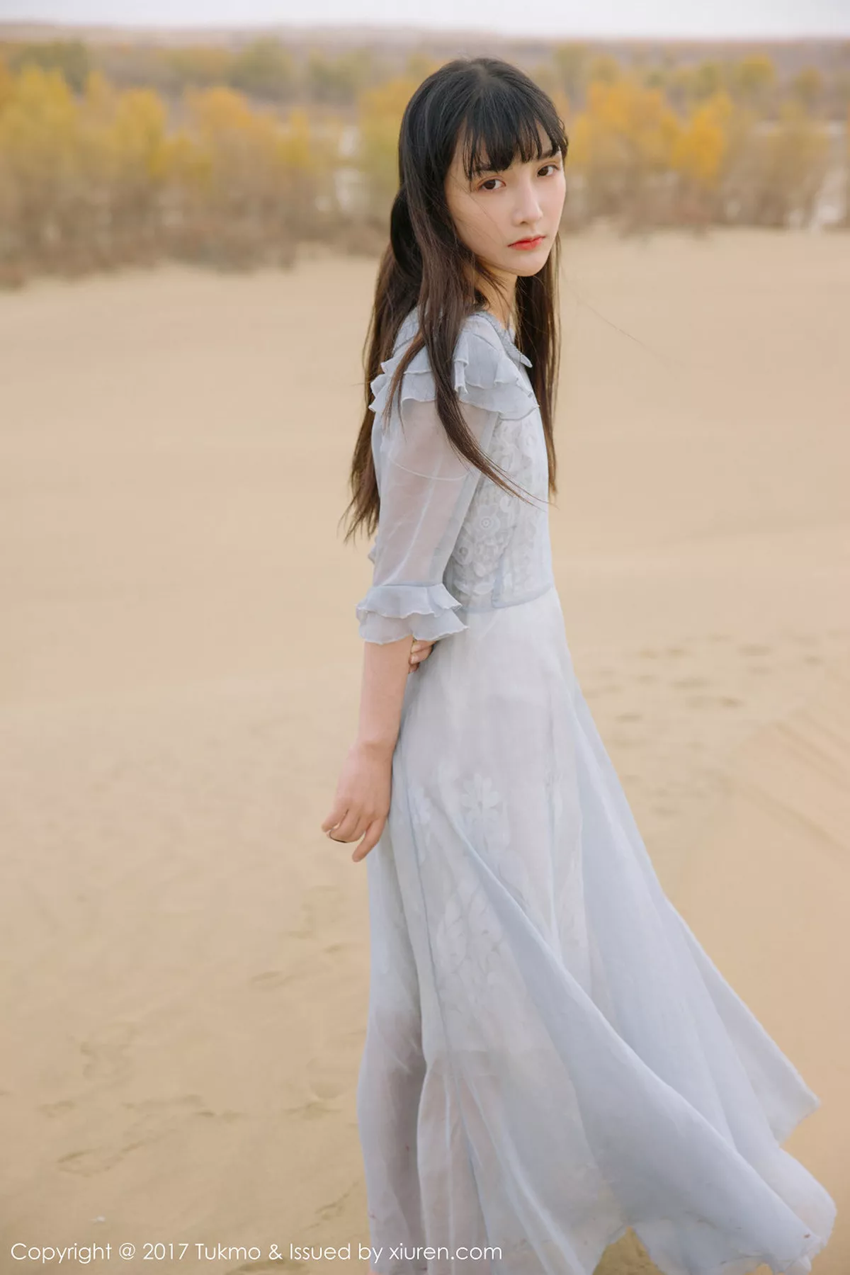 秀人集.com_[Tukmo兔几盟]Vol.104_美女主播之应沙漠旅拍清新连身裙系列唯美迷人写真40P