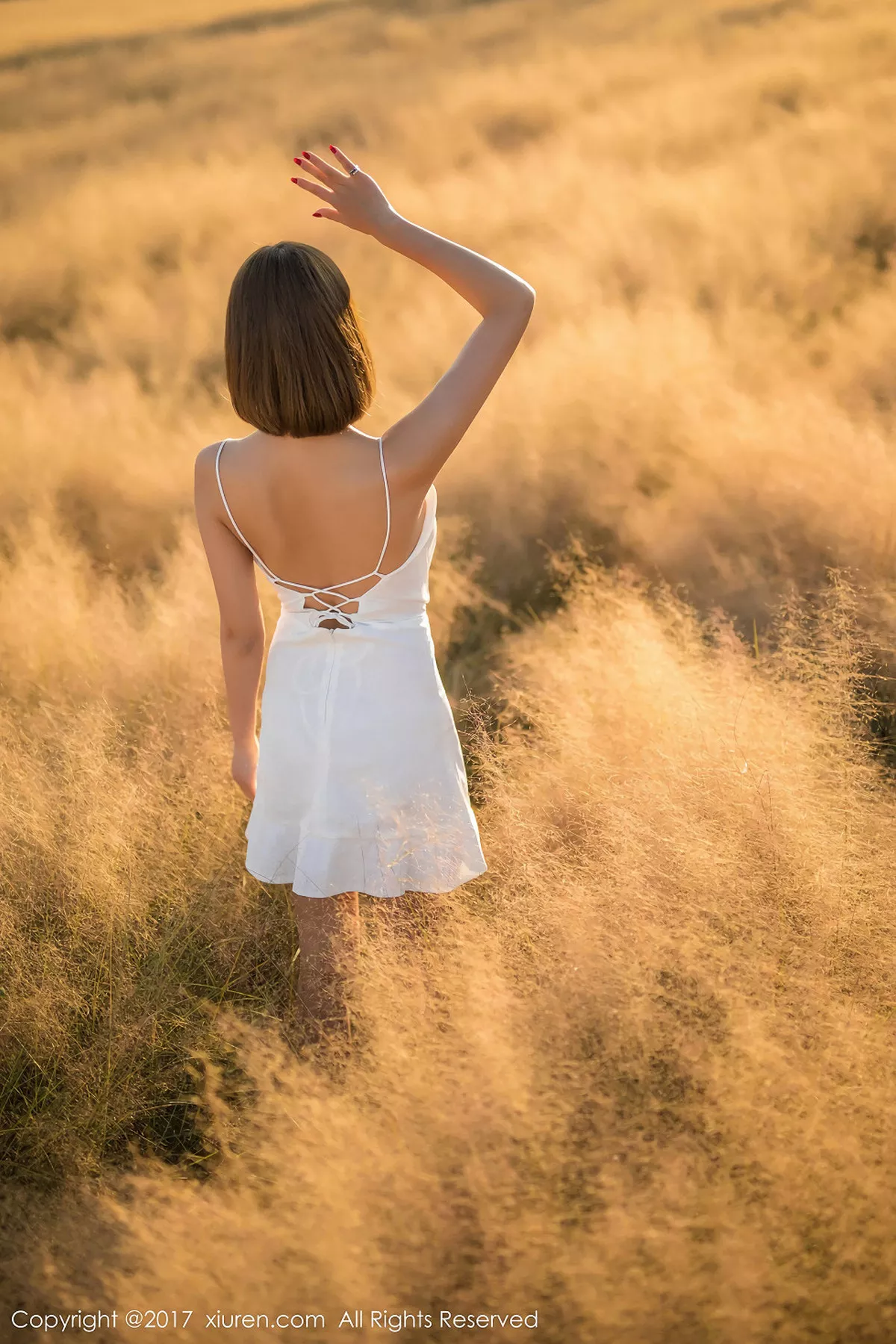 秀人集.com_[XiuRen秀人网]No.847_甜美女神杨晨晨户外花丛中白色蕾丝内衣秀完美身材性感写真50P