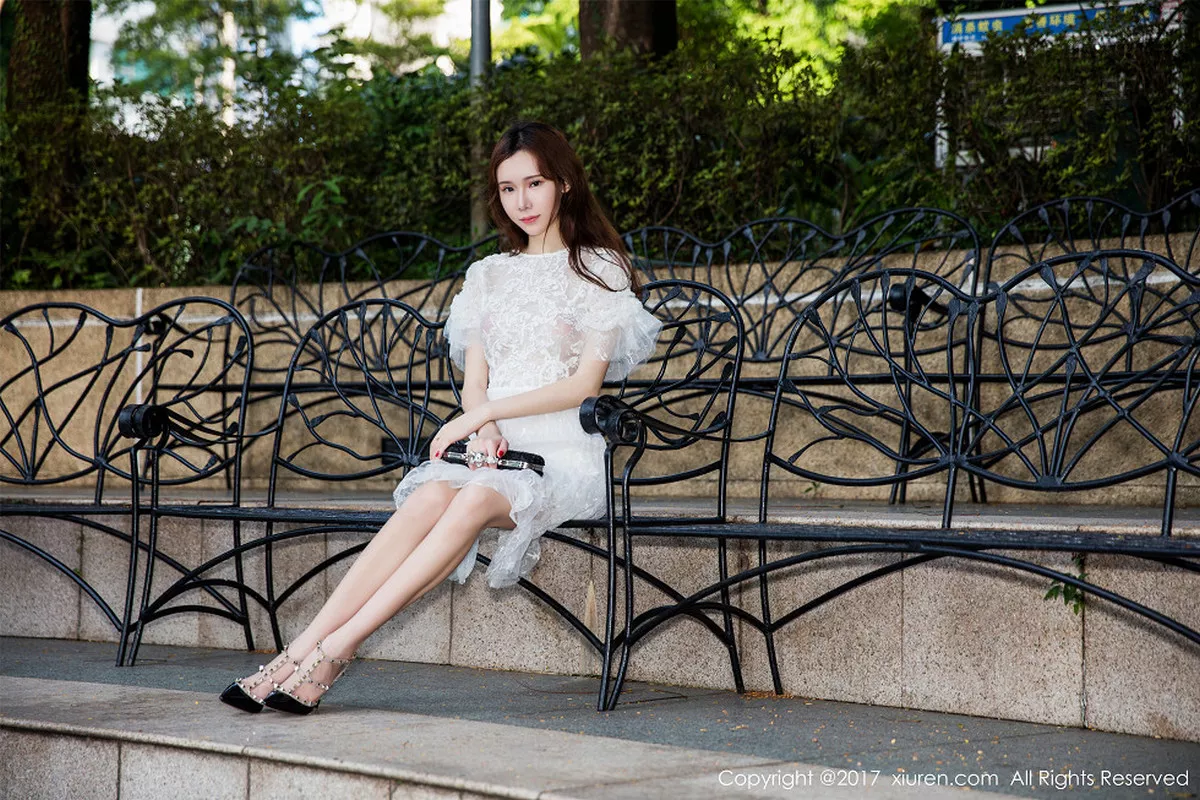 秀人集.com_[XiuRen秀人网]No.826_嫩模萌琪琪Irene性感红色比基尼加白色透视薄纱裙写真57P