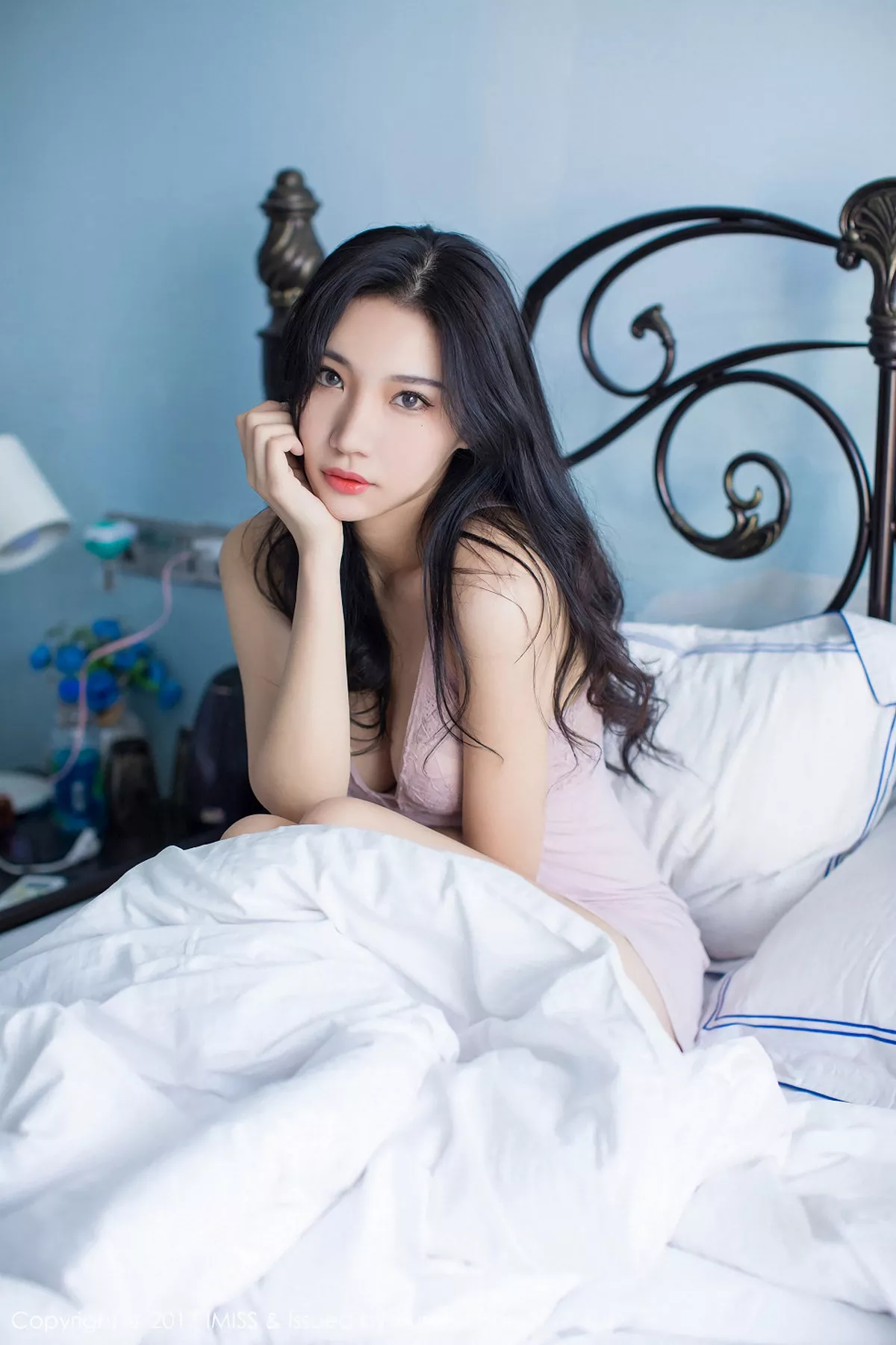 秀人集.com_[IMISS爱蜜社]Vol.197_嫩模小狐狸Sica私房粉色系吊带睡裙加粉色睡衣销魂诱惑写真43P