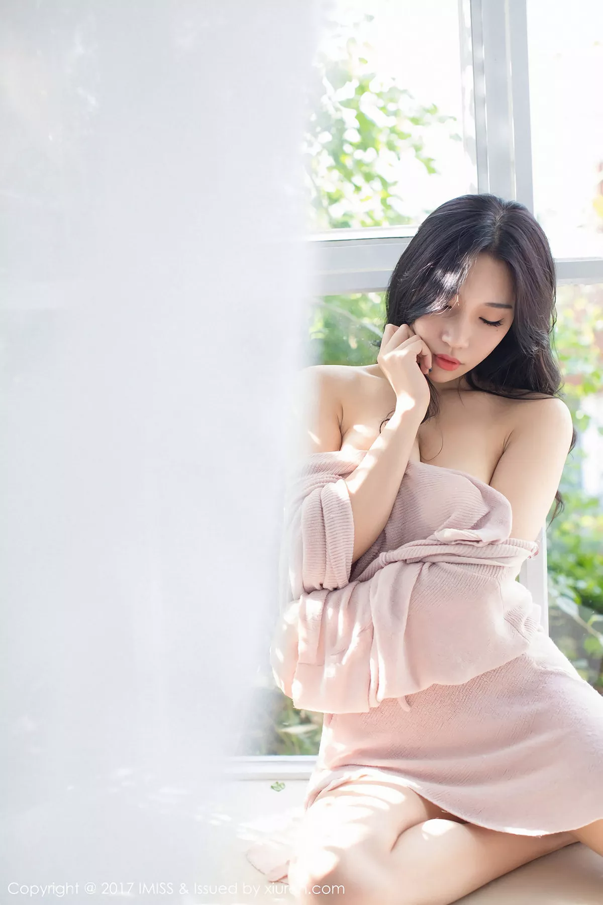 秀人集.com_[IMISS爱蜜社]Vol.197_嫩模小狐狸Sica私房粉色系吊带睡裙加粉色睡衣销魂诱惑写真43P