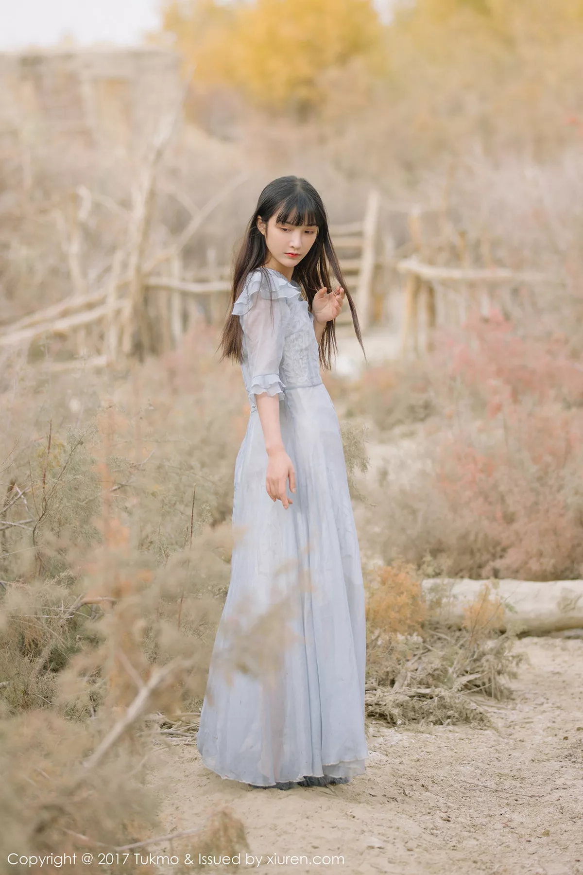 秀人集.com_[Tukmo兔几盟]Vol.104_美女主播之应沙漠旅拍清新连身裙系列唯美迷人写真40P