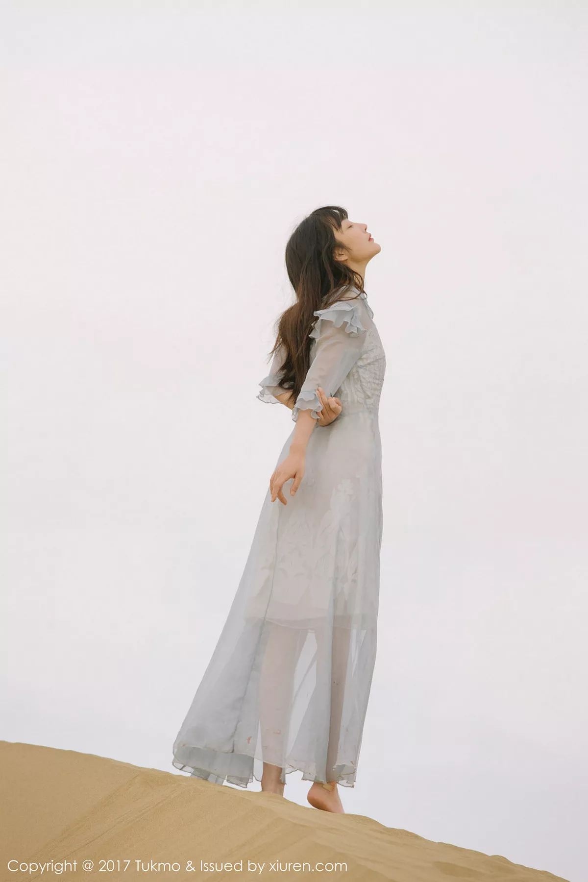 秀人集.com_[Tukmo兔几盟]Vol.104_美女主播之应沙漠旅拍清新连身裙系列唯美迷人写真40P