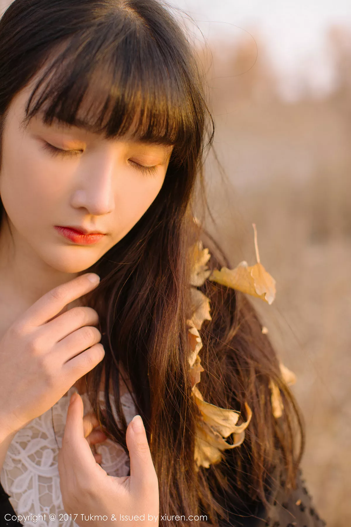 秀人集.com_[Tukmo兔几盟]Vol.104_美女主播之应沙漠旅拍清新连身裙系列唯美迷人写真40P