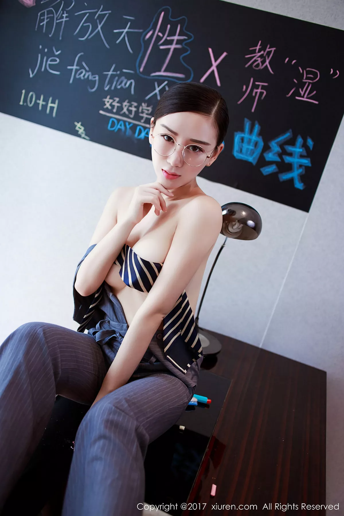 秀人集.com_[XiuRen秀人网]No.852_性感女神邹晶晶女王教师OL真空血滴子遮点撩人诱惑写真50P