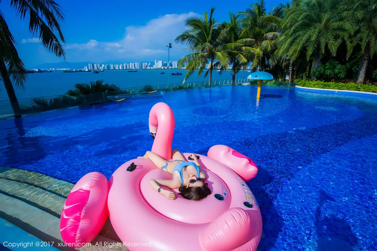 秀人集.com_[XiuRen秀人网]No.858_嫩模廿十海南三亚旅拍蓝天白云海边性感比基尼写真45P