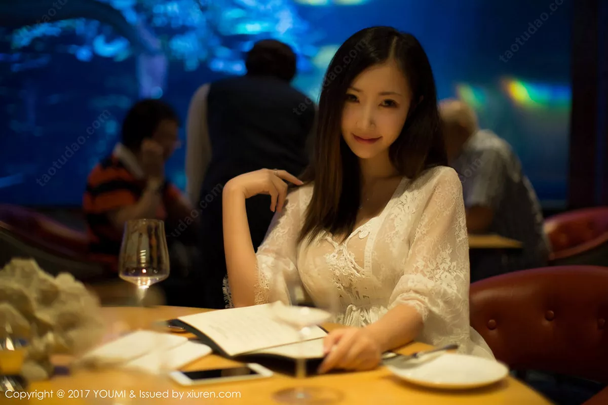 秀人集.com_[YouMi尤蜜荟]Vol.088_女神Yumi-尤美迪拜旅拍蓝天银滩性感比基尼秀完美身材写真41P