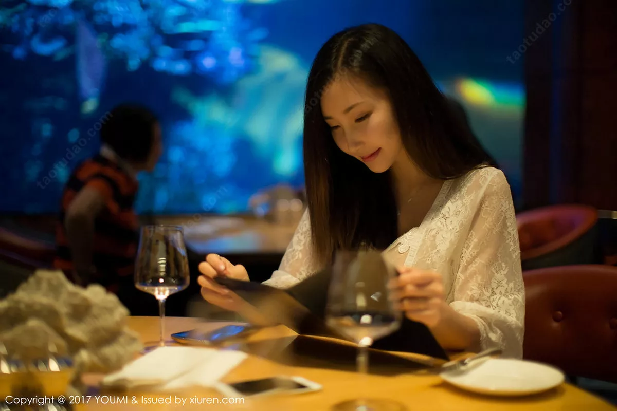 秀人集.com_[YouMi尤蜜荟]Vol.088_女神Yumi-尤美迪拜旅拍蓝天银滩性感比基尼秀完美身材写真41P