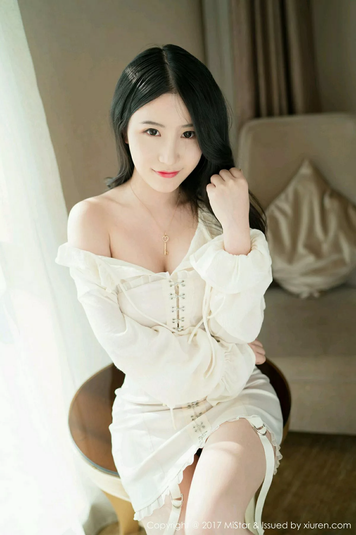 秀人集.com_[MiStar魅妍社]Vol.203_嫩模谢芷馨Sindy性感私房内衣半露酥胸撩人诱惑写真40P