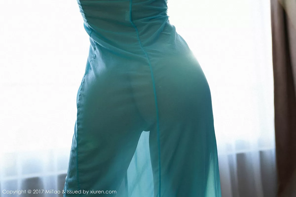 秀人集.com_[MiiTao蜜桃社]Vol.088_嫩模李颖诗黑色情趣女仆装半脱秀蜜桃翘臀极致诱惑写真60P