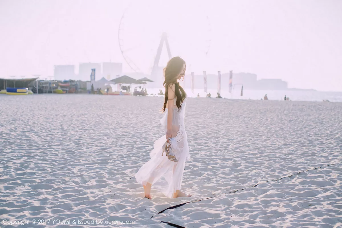 秀人集.com_[YouMi尤蜜荟]Vol.088_女神Yumi-尤美迪拜旅拍蓝天银滩性感比基尼秀完美身材写真41P