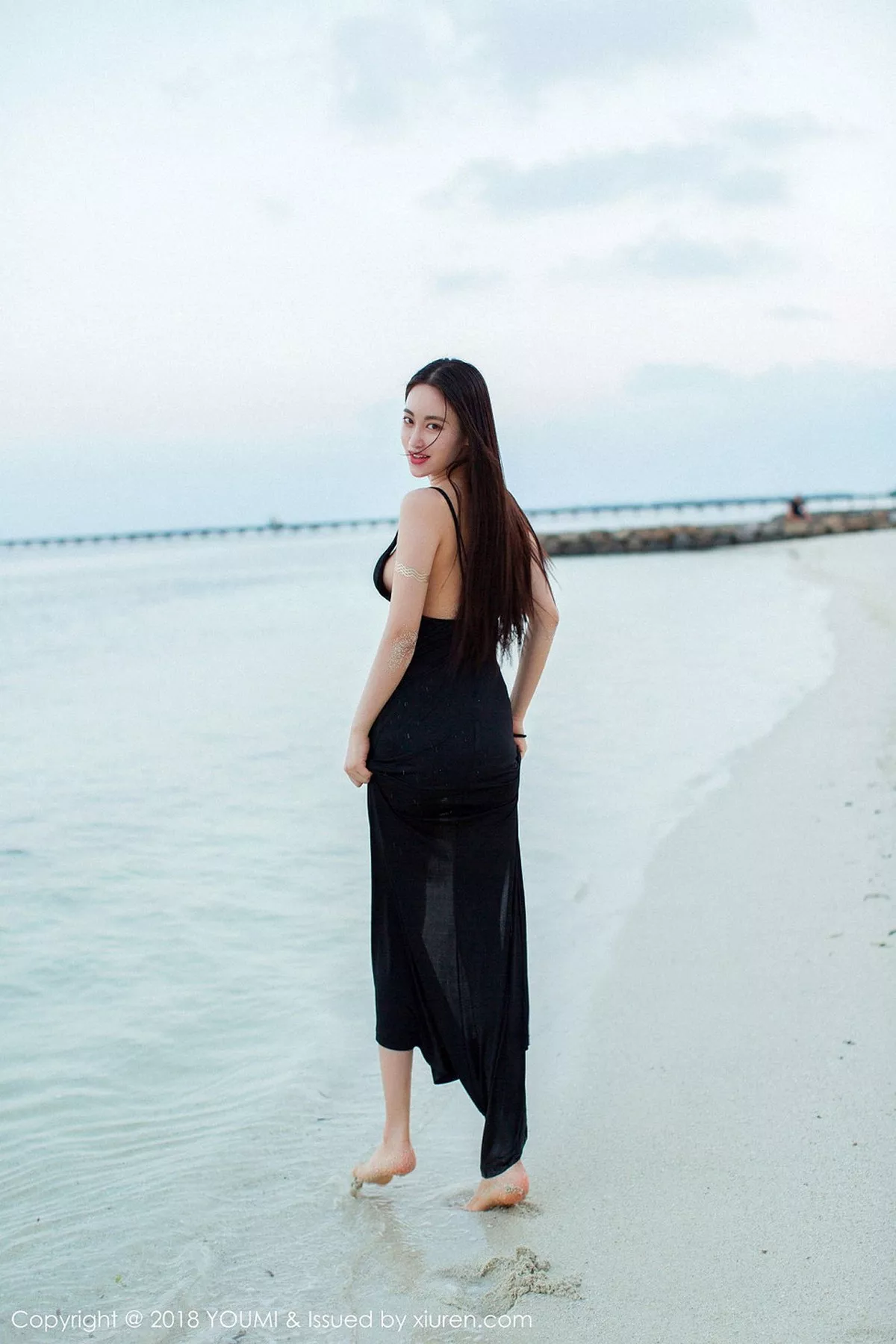 秀人集.com_[YouMi尤蜜荟]Vol.104_女神穆菲菲马尔代夫旅拍红色和服真空露美乳喷血诱惑写真43P