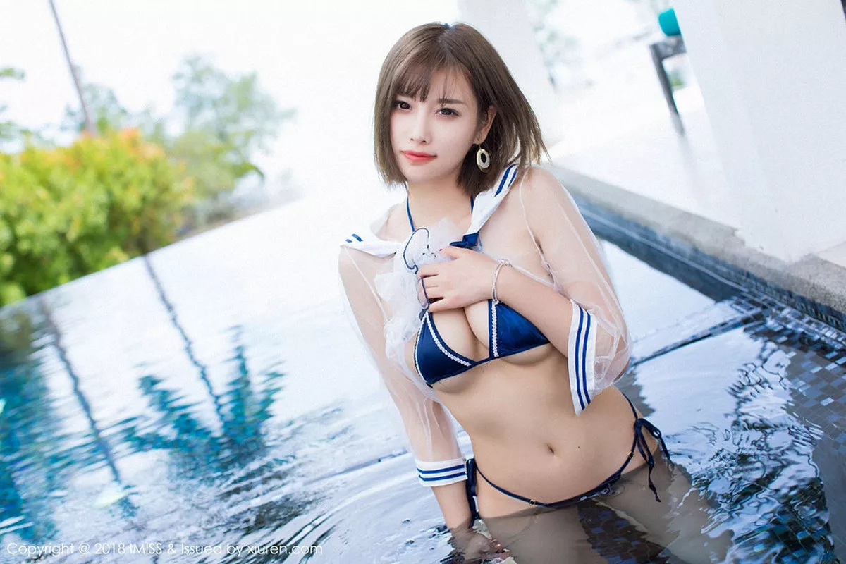 秀人集.com_[IMISS爱蜜社]Vol.208_女神杨晨晨sugar甲米旅拍泳池边性感比基尼秀完美身材写真39P