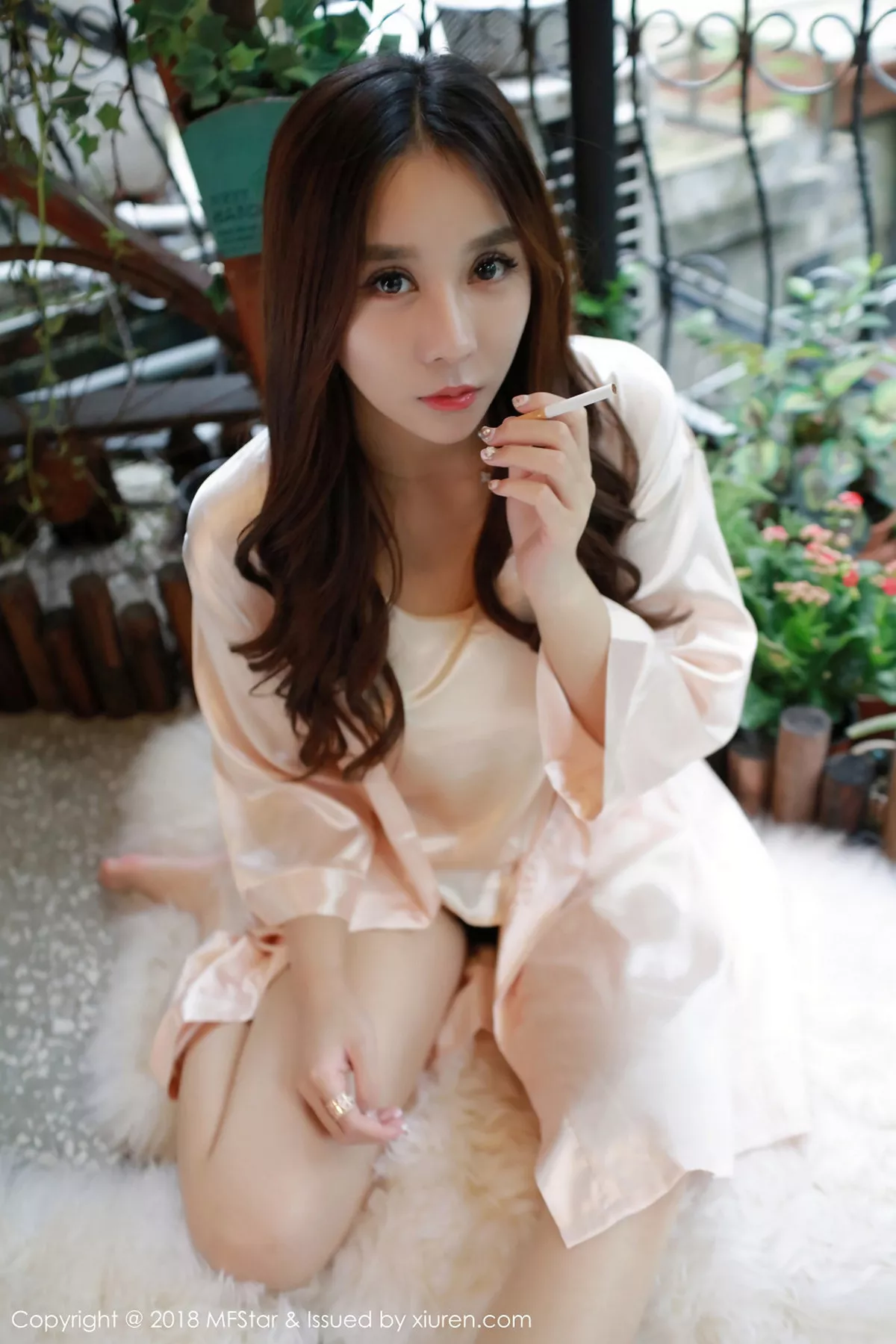 秀人集.com_[MFStar模范学院]Vol.115_嫩模昆熙Quincey灰丝吊带女仆装+粉红兔女郎诱惑写真40P