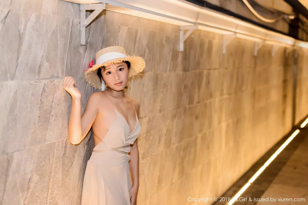 秀人集.com_[DKGirl御女郎]Vol.055_美乳女神苍井优香街拍特辑甜美草帽少女露背吊带裙性感写真53P