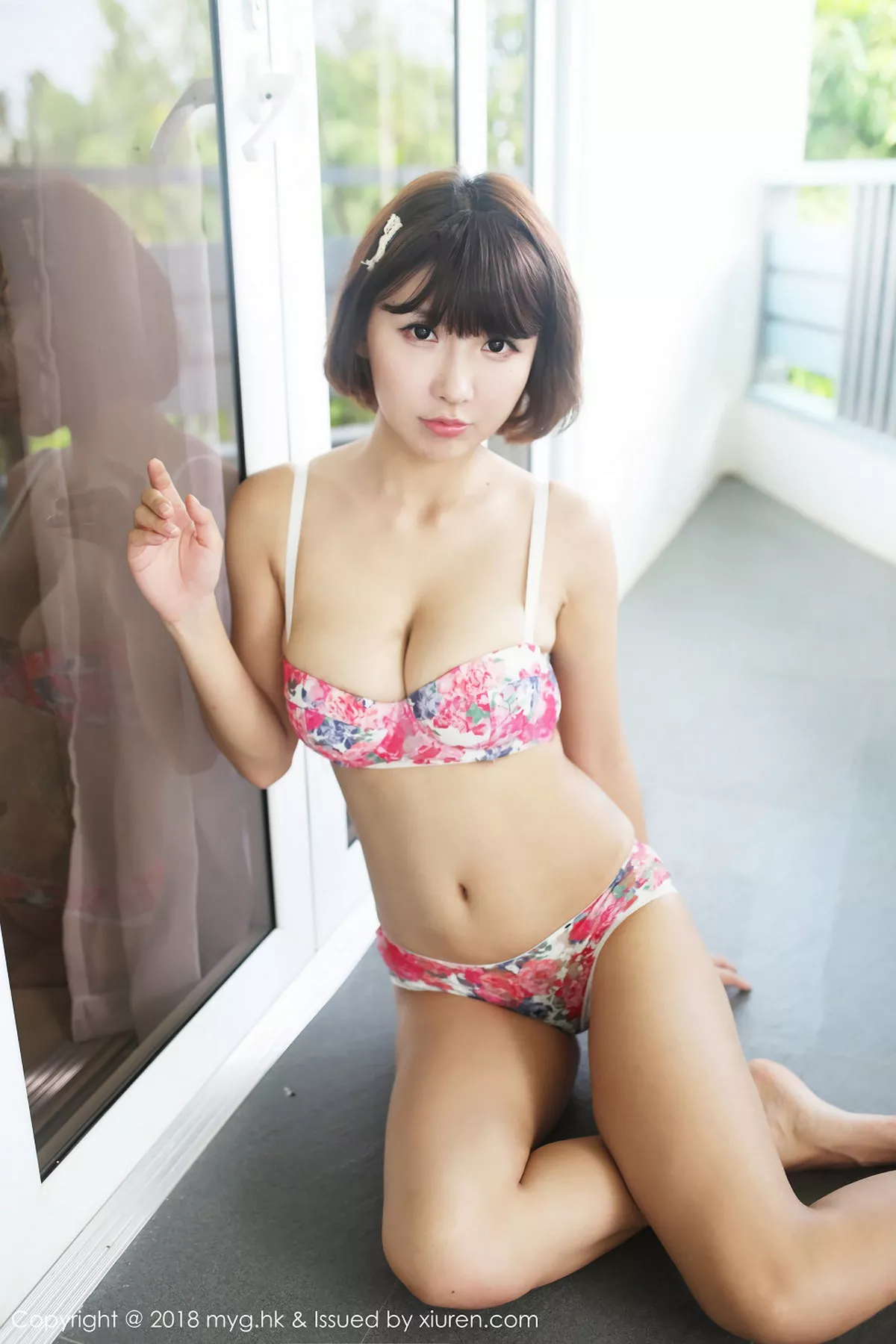 秀人集.com_[MyGirl美媛馆]Vol.276_嫩模晓茜sunny性感吊带花裙+泳池比基尼秀傲人豪乳诱惑写真65P