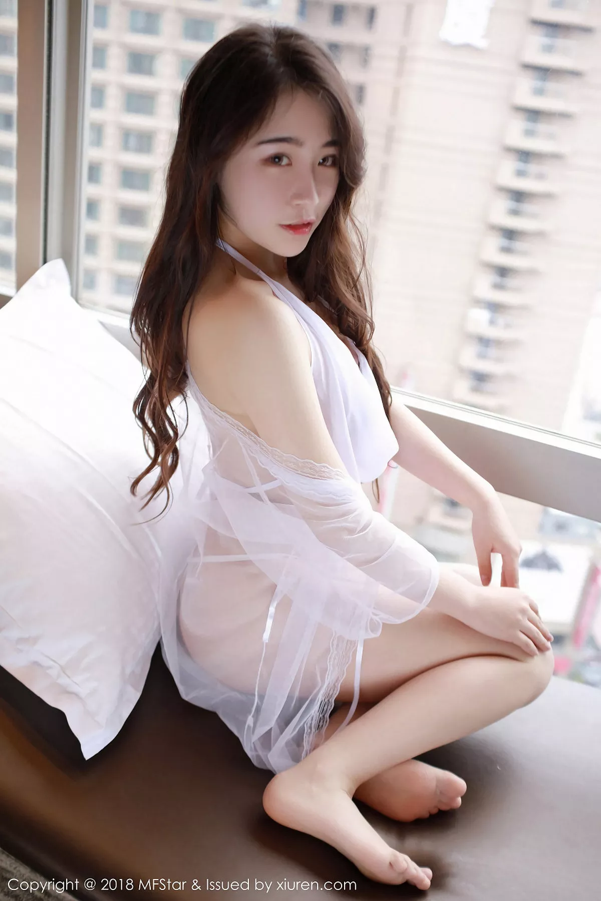 秀人集.com_[MFStar模范学院]Vol.116_嫩模宅兔兔白色薄纱透视秀白嫩肌肤丁字裤翘臀诱惑写真42P