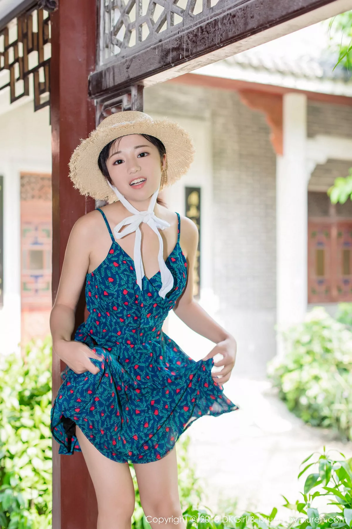 秀人集.com_[DKGirl御女郎]Vol.055_美乳女神苍井优香街拍特辑甜美草帽少女露背吊带裙性感写真53P