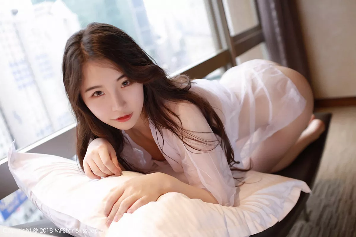 秀人集.com_[MFStar模范学院]Vol.116_嫩模宅兔兔白色薄纱透视秀白嫩肌肤丁字裤翘臀诱惑写真42P