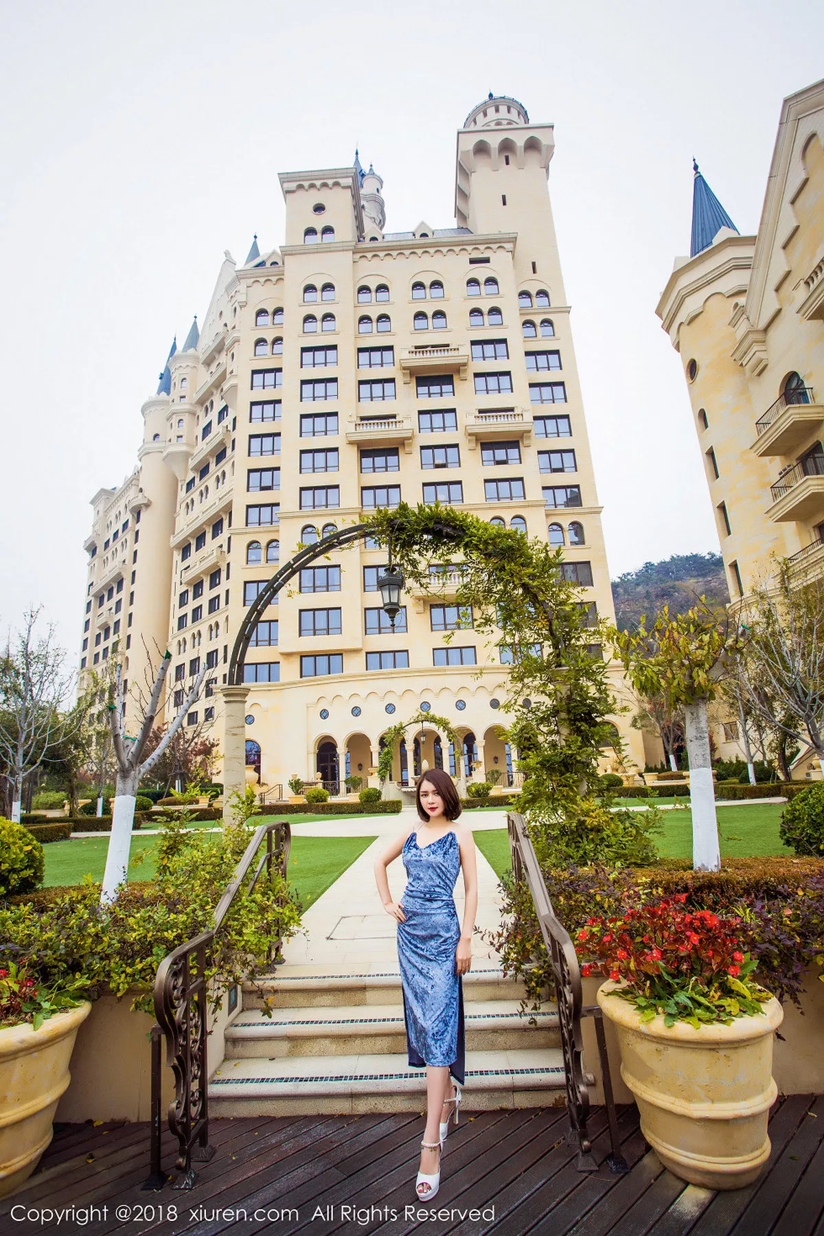 秀人集.com_[XiuRen秀人网]No.935_嫩模廿十居家私房红色塑身内衣秀完美身材白嫩肌肤性感写真58P