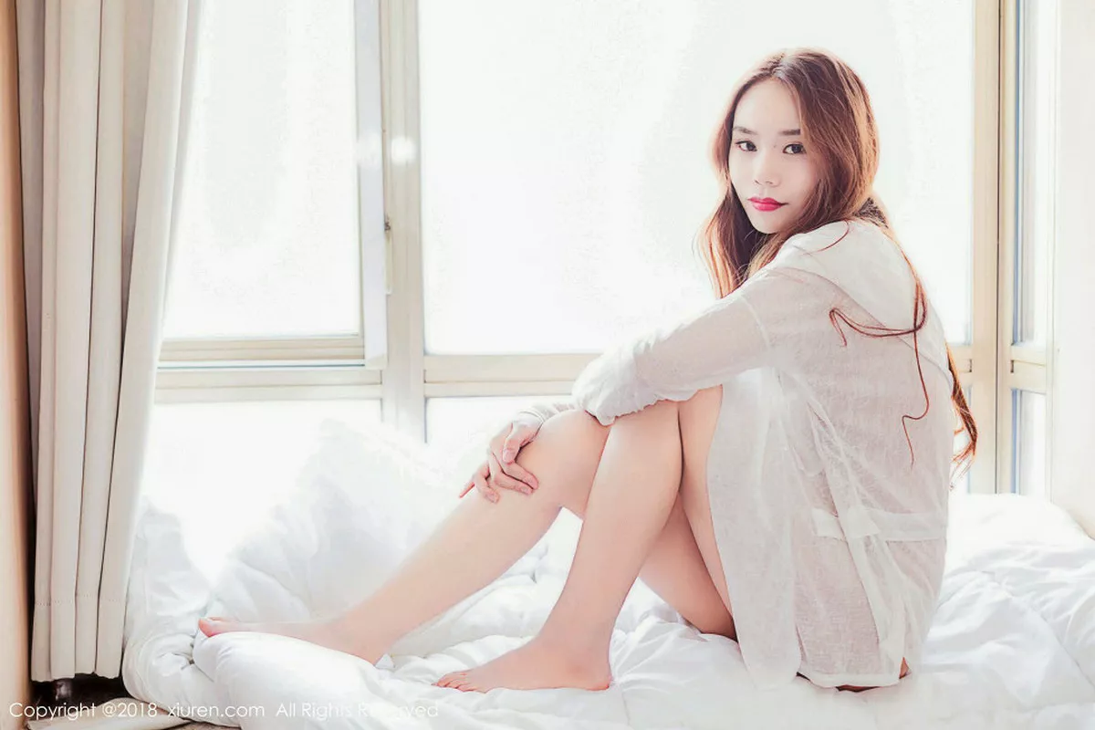 秀人集.com_[XiuRen秀人网]No.972_新人妹子小曼miki居家真空白衬衣半脱秀豪乳露点火辣诱惑写真60P