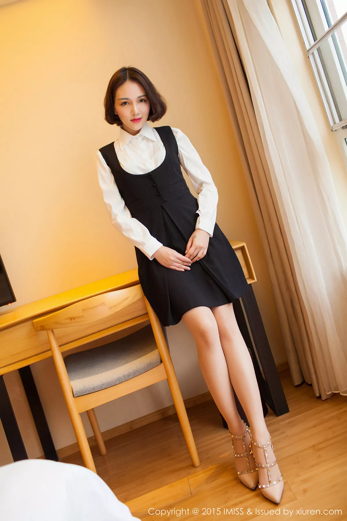 秀人集.com_[IMISS爱蜜社]Vol.036_嫩模艾诗iccey黑色缕空睡裙诱惑翘臀完美曲线写真49P