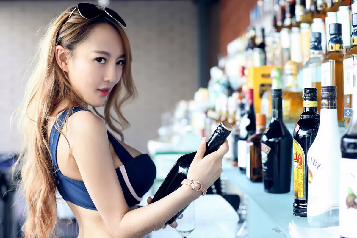 秀人集.com_[UXING优星馆]Vol.024_草莓妹子齐逼牛仔热裤性感比基尼翘臀豪乳写真52P