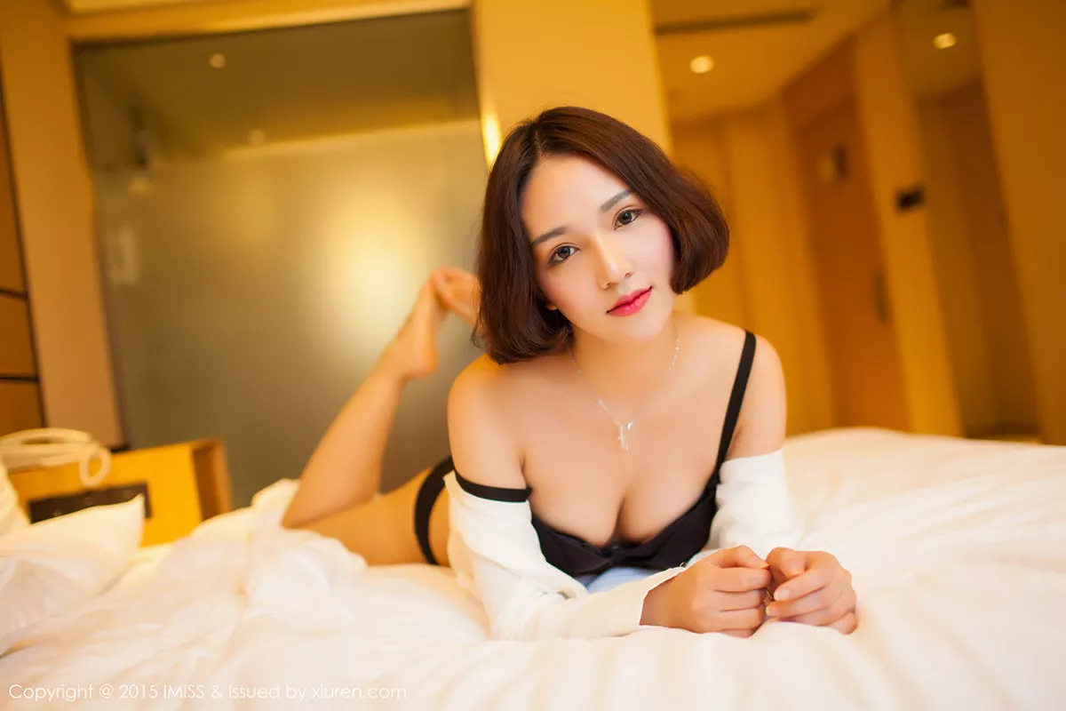 秀人集.com_[IMISS爱蜜社]Vol.036_嫩模艾诗iccey黑色缕空睡裙诱惑翘臀完美曲线写真49P