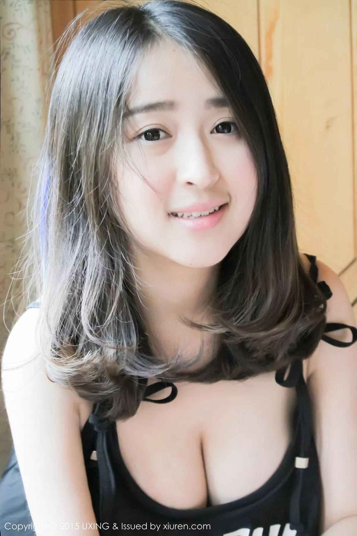 秀人集.com_[UXING优星馆]Vol.017_嫩模煊煊sunny爱吃棒棒糖的连体泳装妹子性感写真50P