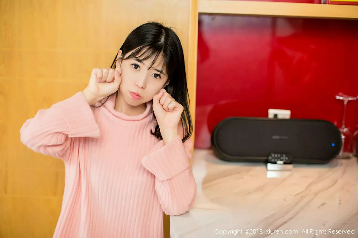 秀人集.com_[XiuRen秀人网]No.996_嫩模艾栗栗性感护士装+粉红毛衣秀完美身材甜美写真43P