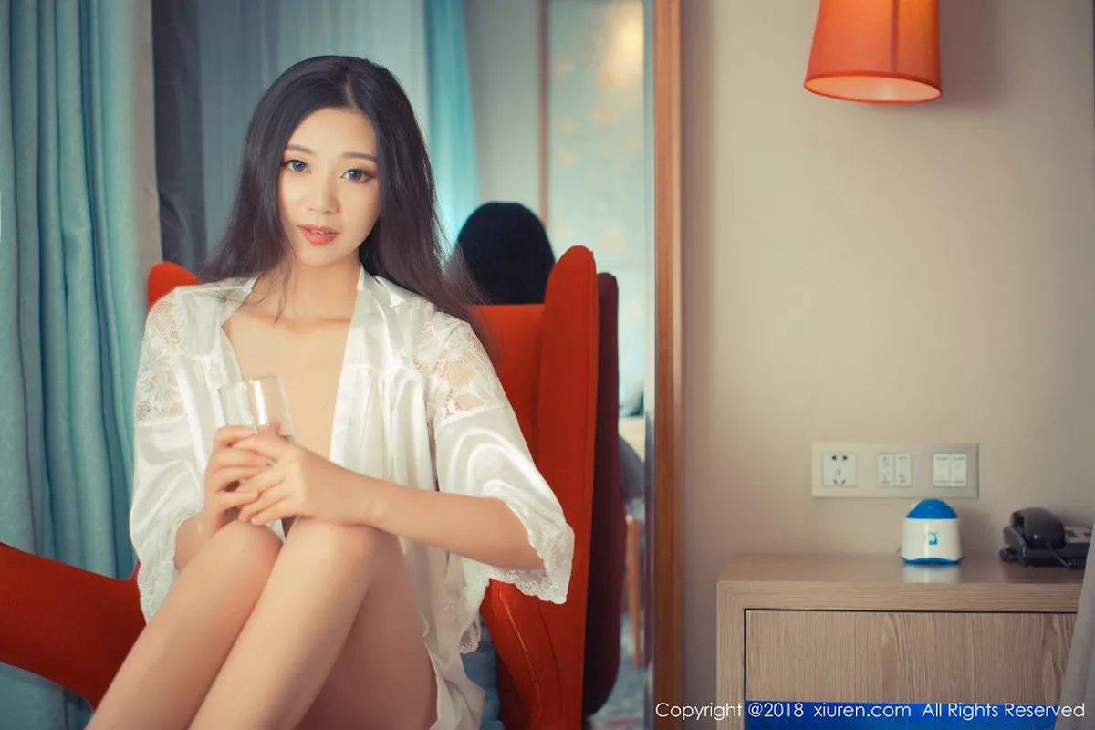 秀人集.com_[XiuRen秀人网]No.1007_嫩模宋-KiKi居家性感白衬衣半脱真空露美乳撩人诱惑写真42P