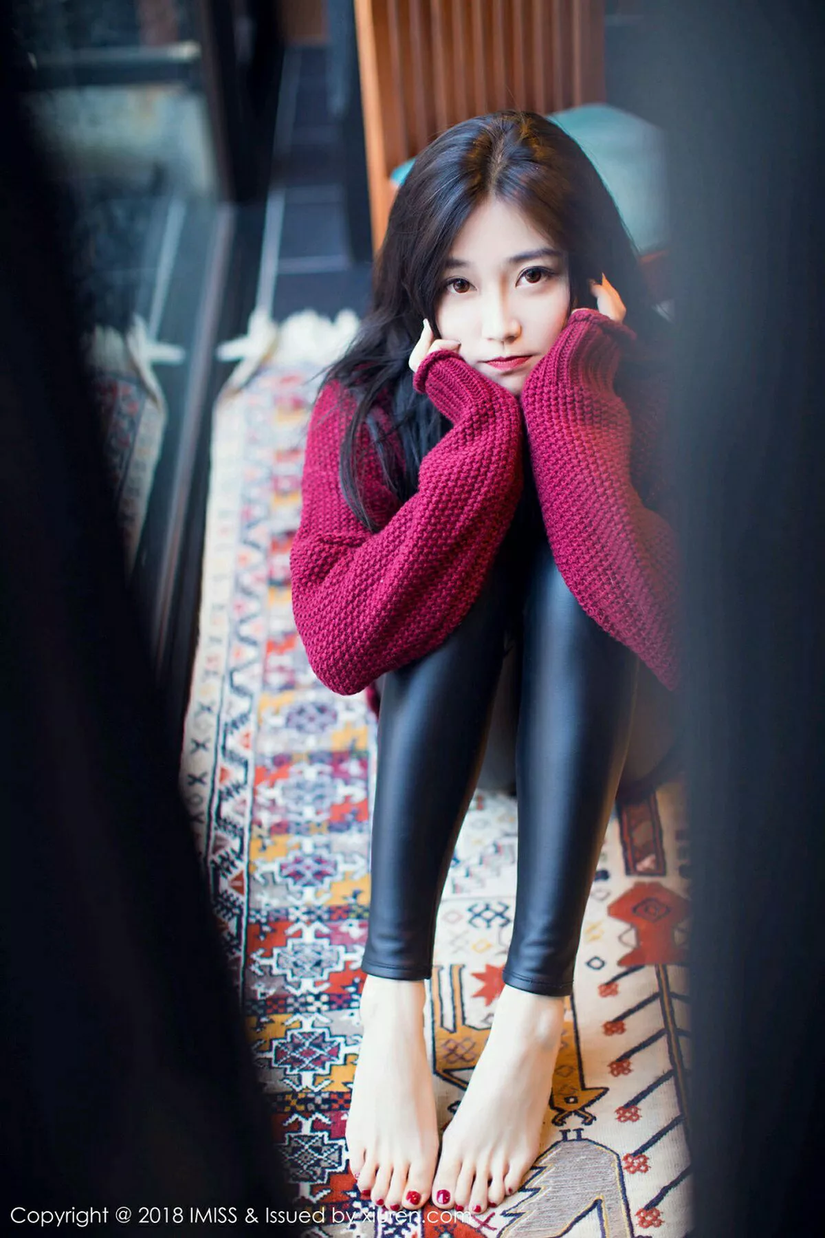 秀人集.com_[IMISS爱蜜社]Vol.239_女神许诺Sabrina日本旅拍白衬衣配黑短裙黑丝袜诱惑写真60P