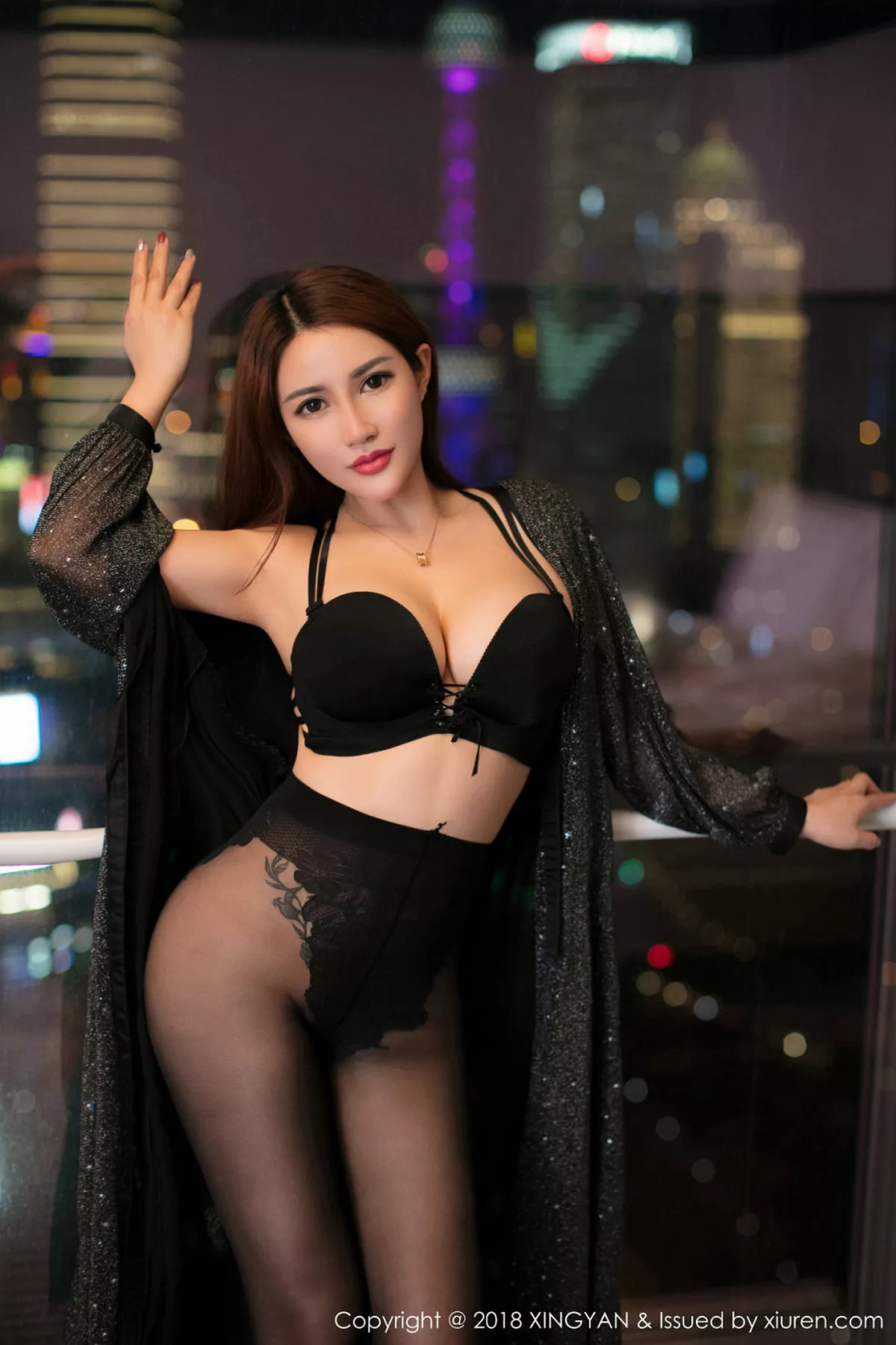 秀人集.com_[XINGYAN星颜社]Vol.050_嫩模liyiyi大尺度全裸上身秀豪乳血滴子遮点诱惑写真46P