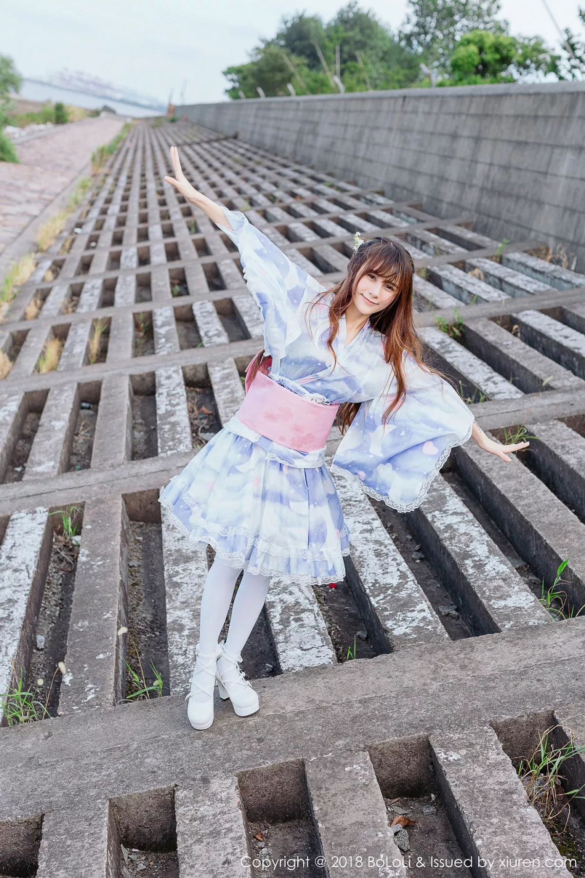 秀人集.com_[Tukmo兔几盟]Vol.118_嫩模夏美酱户外日系百花裙配白丝袜清新迷人写真61P